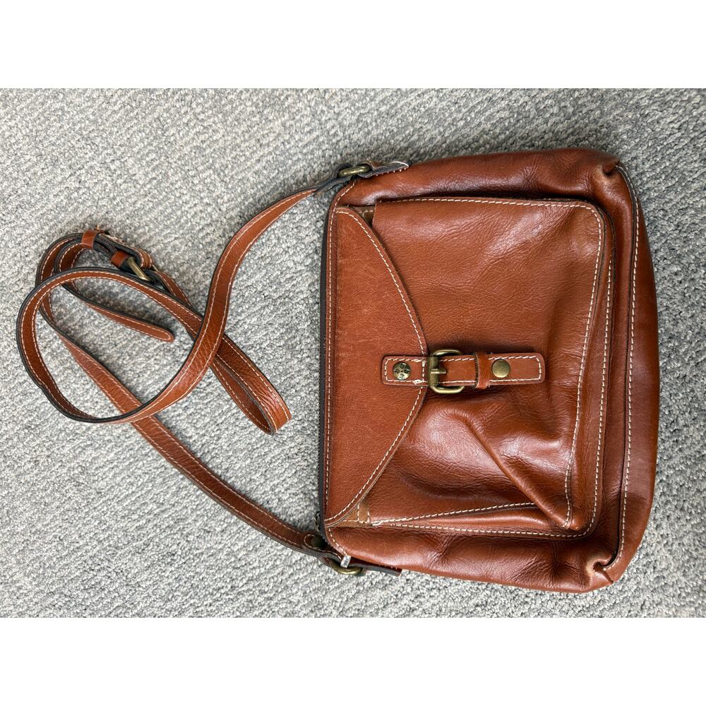 Patricia Nash brownβ medium crossbody camel leather purse